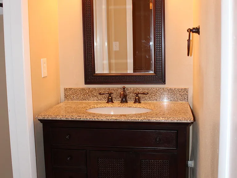 408 Marshall Ct NW #2 — Photo 27