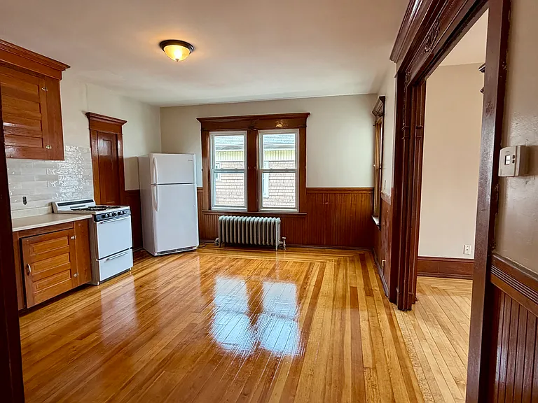 119-121 Perry St #2 — Photo 5