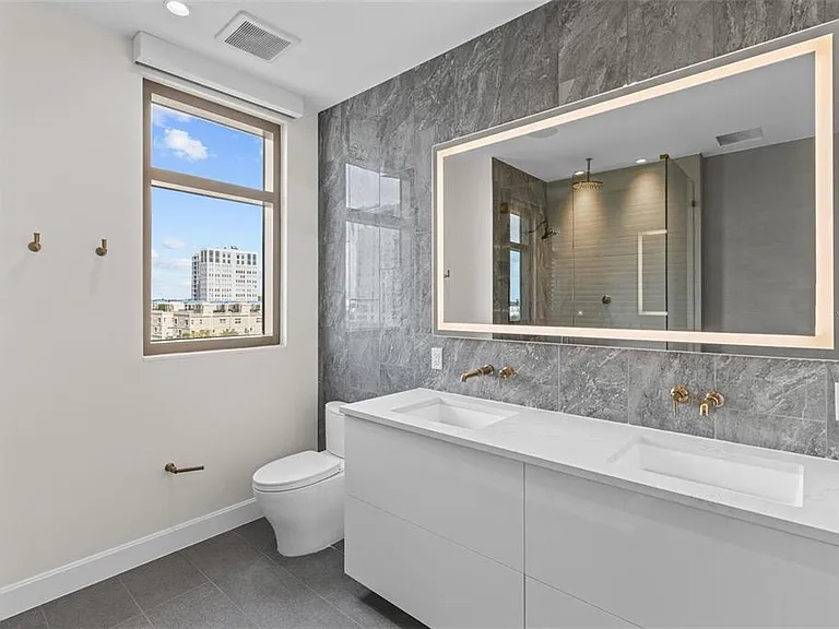 126 4th Ave NE #601 — Photo 23