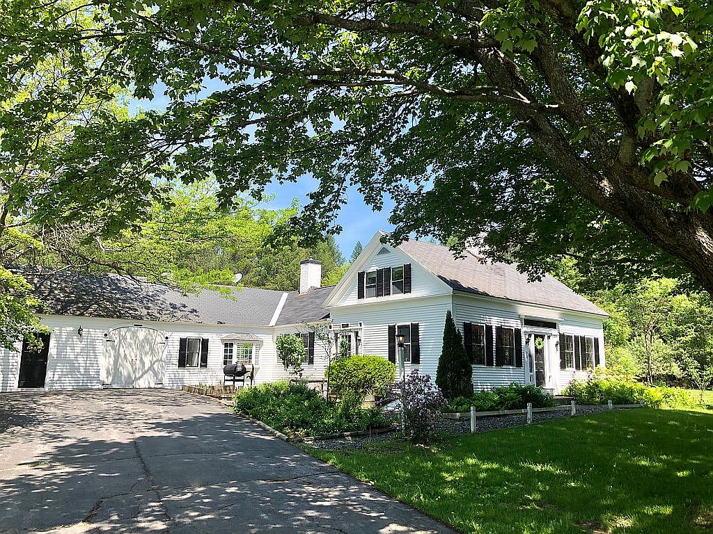 395 Cushman Rd, Winslow, ME 04901 | Zillow