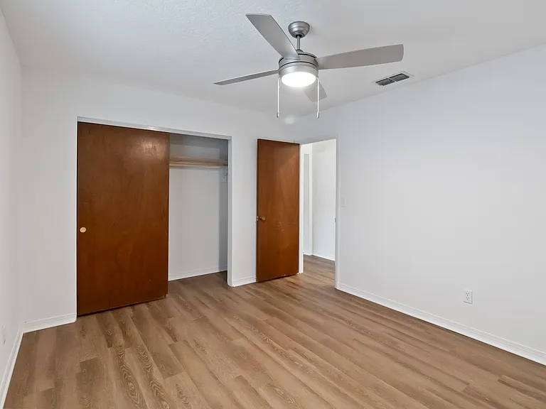 229 Montana Ave — Photo 8