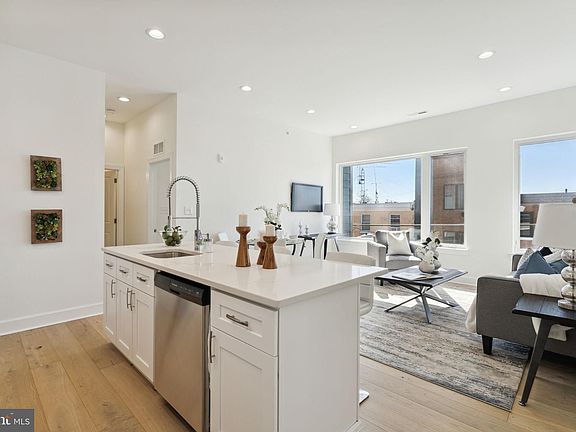 4th image of 513 W Norris St #9E