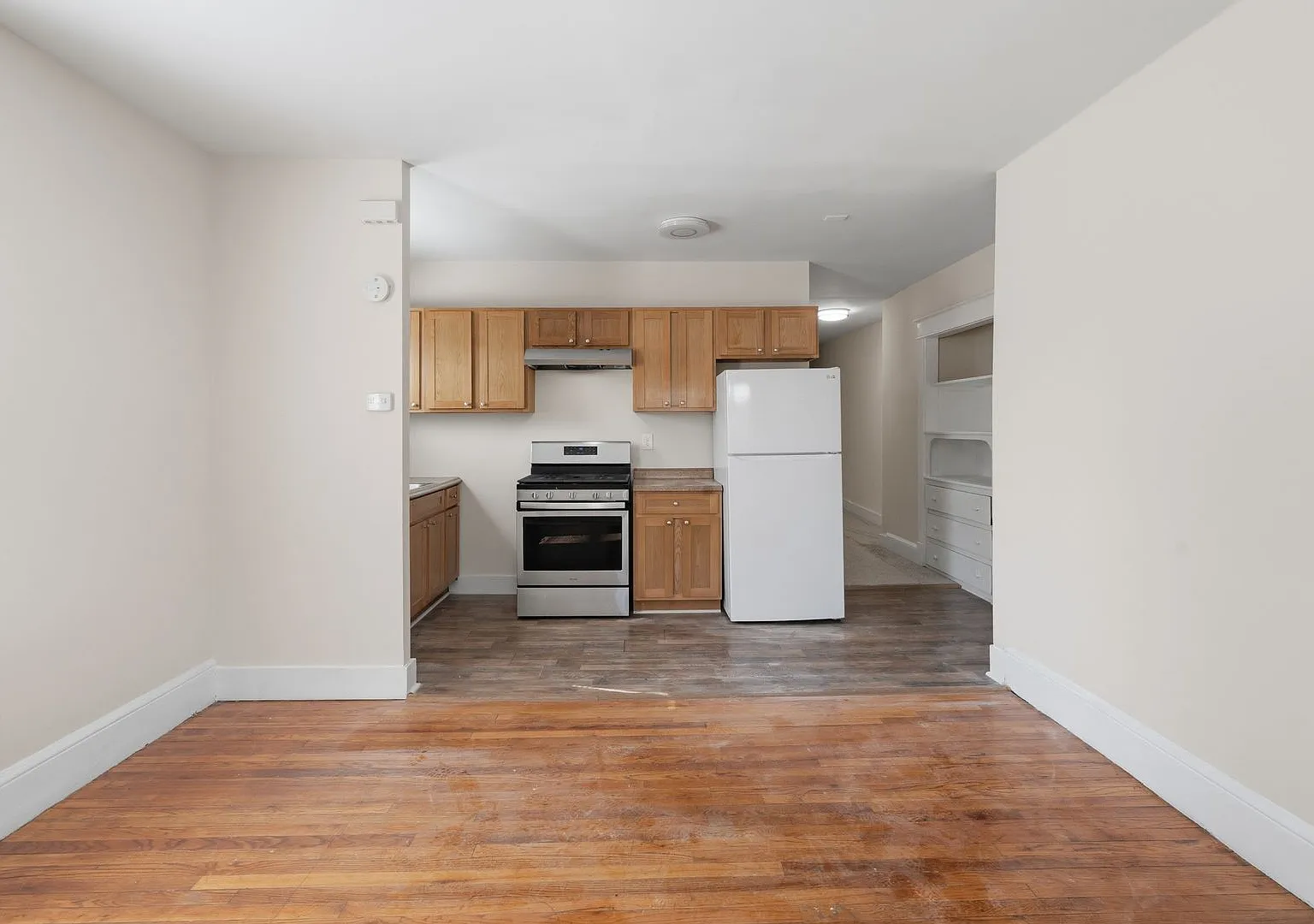 735 Union St — Photo 2