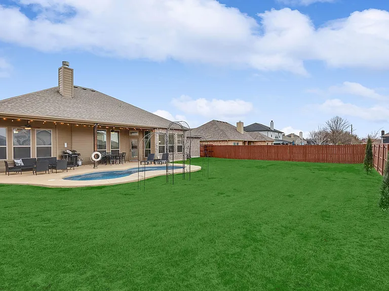 213 Nocona Dr — Photo 5