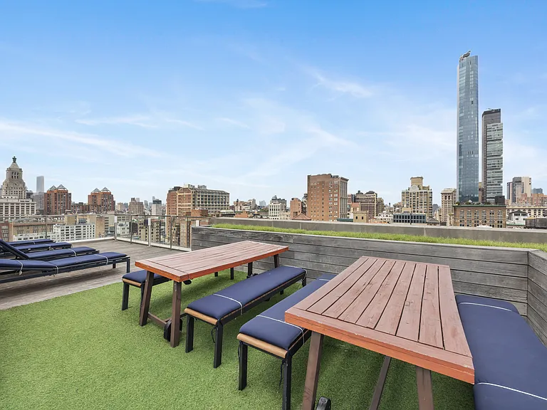 160 E 22nd St #3B — Photo 8