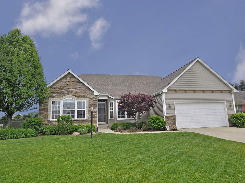 1st image of 815 Boxwood Dr N