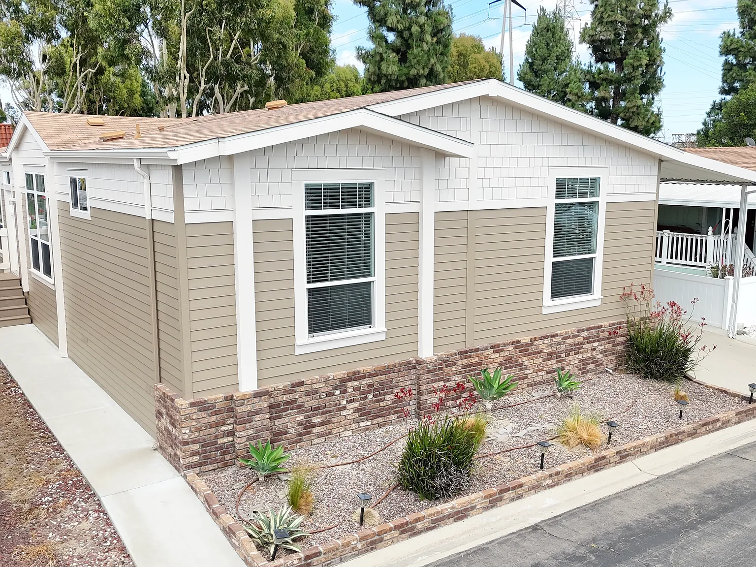 3595 Santa Fe Ave — Photo 3