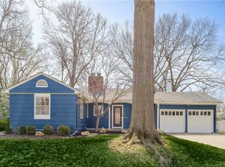 1233 Romany Rd, Kansas City, MO 64113