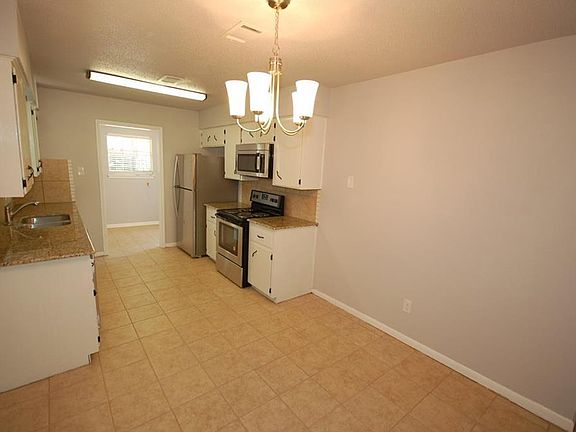 3rd image of 1000 N Wall St #1020