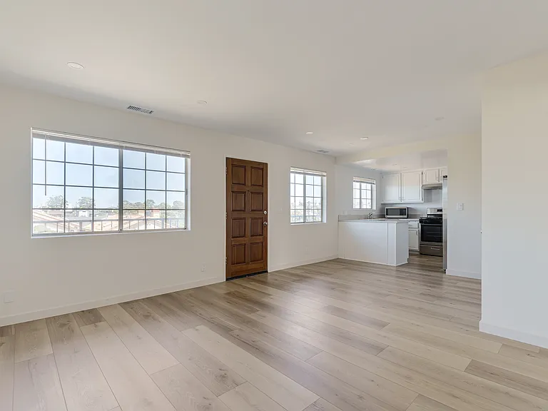 519 E Walnut Ave #4 — Photo 8
