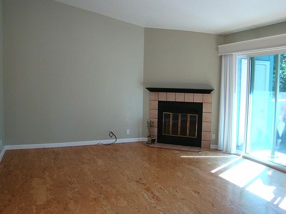 4th image of 1574 Four Oaks Cir