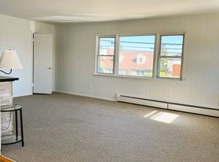131 Roslyn Rd APT 2, Mineola, NY 11501