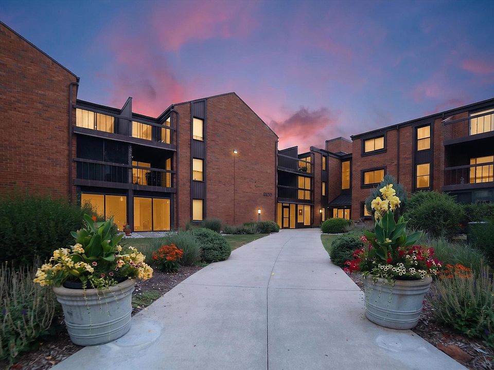 1st image of 6100 W Stonehedge Dr APT 209