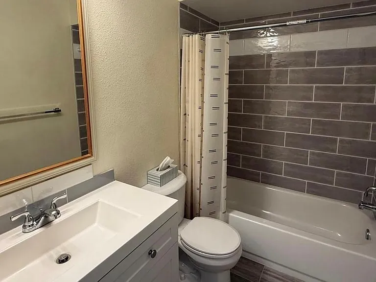 2130 Bancroft Pl #B — Photo 16