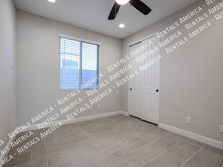 8817 W Luke Ave — Photo 26