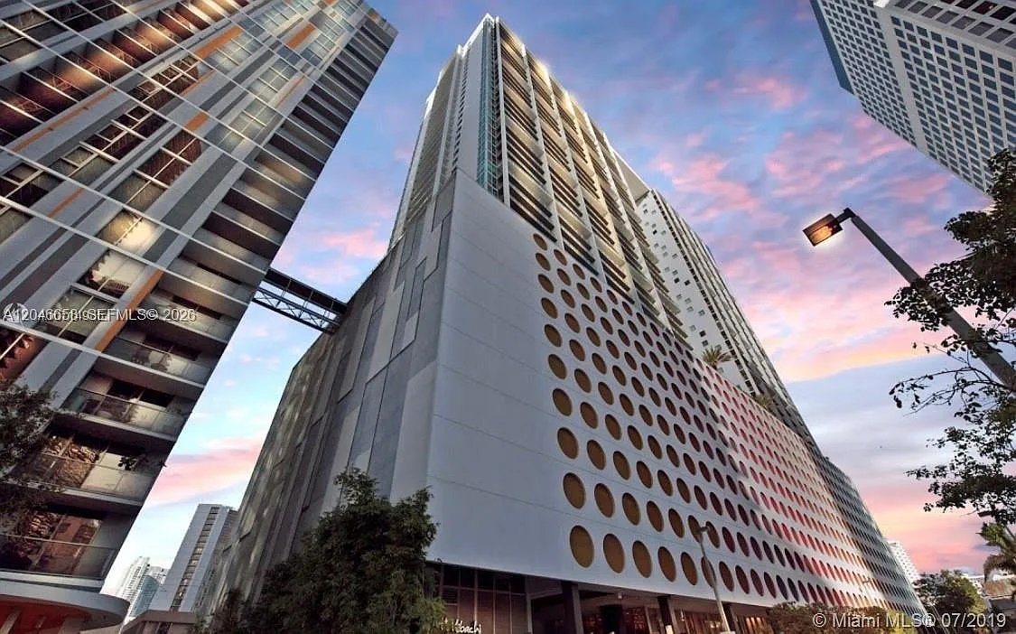 500 Brickell East Condo — Photo 2