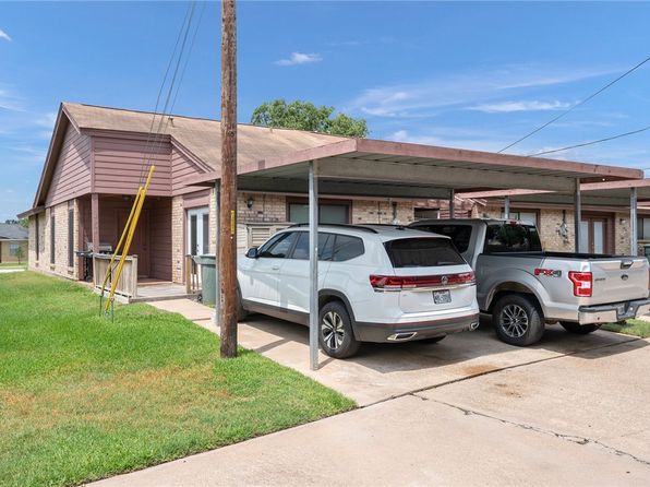 4008 Woodcrest Dr, Bryan, TX 77802