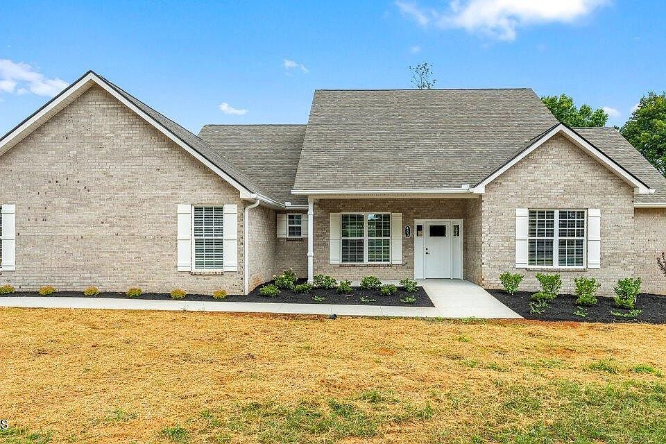 1st image of 403 Peterson Ln