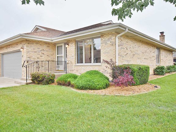 2nd image of 893 Winter Park Dr