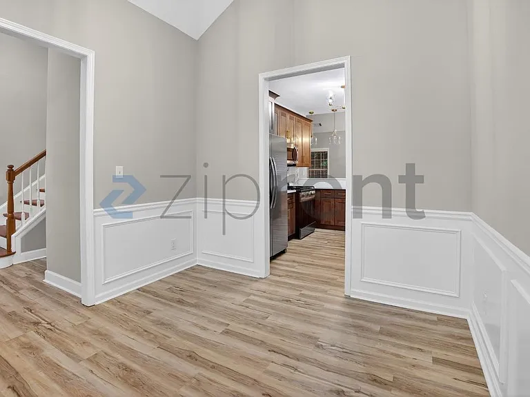 4584 Garden City Dr — Photo 10