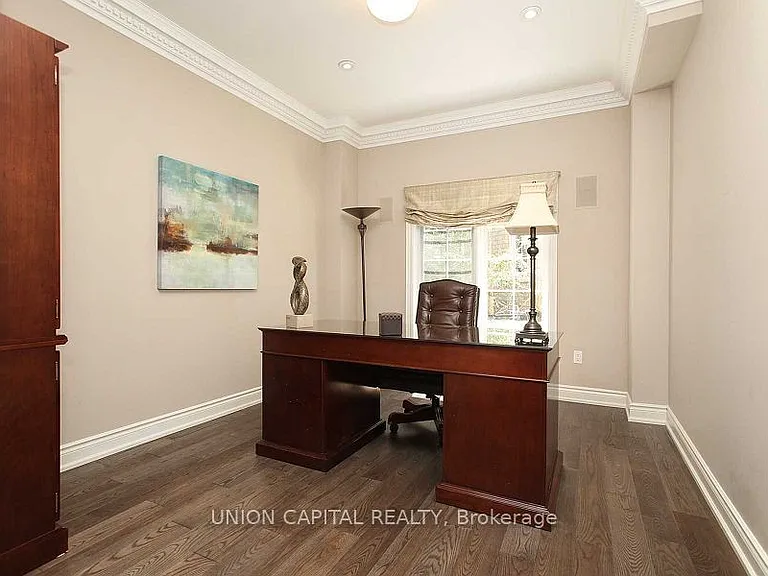 75 Langtry Pl — Photo 13