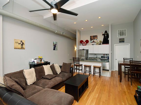 3rd image of 1760 W Wrightwood Ave APT 315
