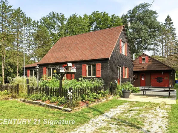 3865 Old King Rd, Saginaw, MI 48601