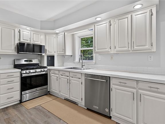 2nd image of 99 Gunderman Rd