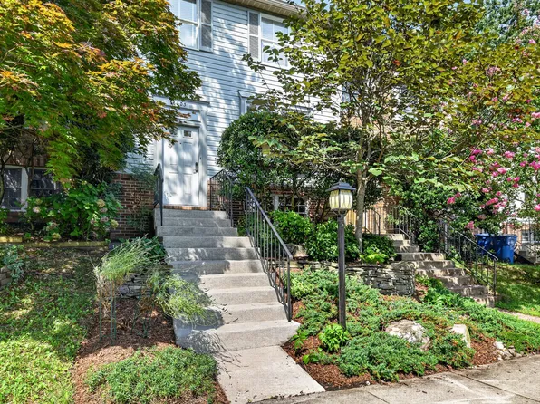 6003 Chicory Pl, Alexandria, VA 22310