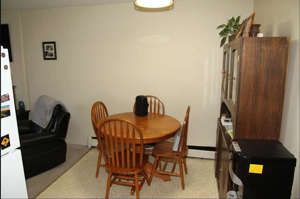 2 bed, 760 sqft, $1,600 — Photo 4