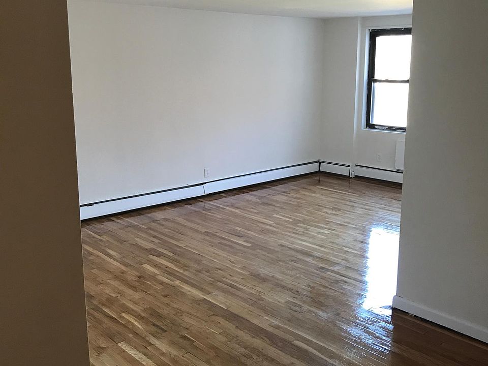2nd image of 85 N Long Beach Ave APT 3F