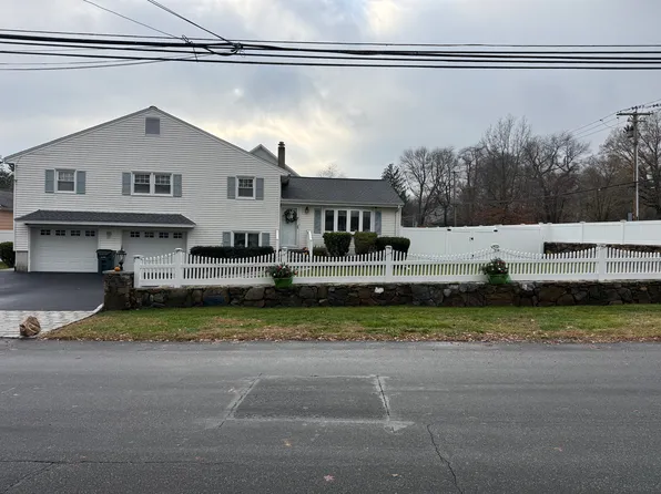 11 Denise Ter, Fairfield, CT 06824