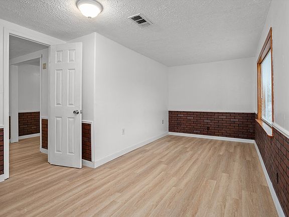5th image of 801 Shermell St