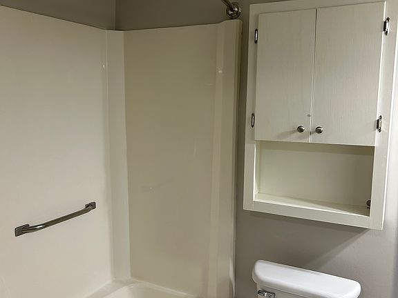 3rd image of 4665 Lawndale Dr