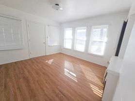 2624 Lake Ave, Altadena, CA