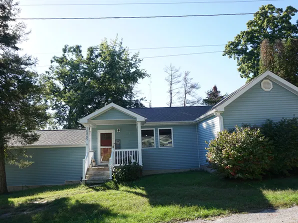 10865 E Seneca Ln, Walkerton, IN 46574