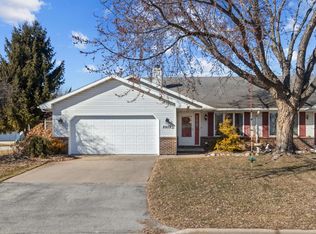 2952 W Big Bend Dr, Appleton, WI 54914