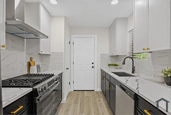 16043 Stoneham Cir — Photo 11