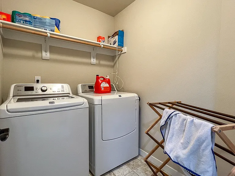206 SW Marsuda Ter — Photo 14