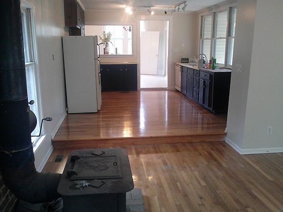 3rd image of 14 Normandy Ln