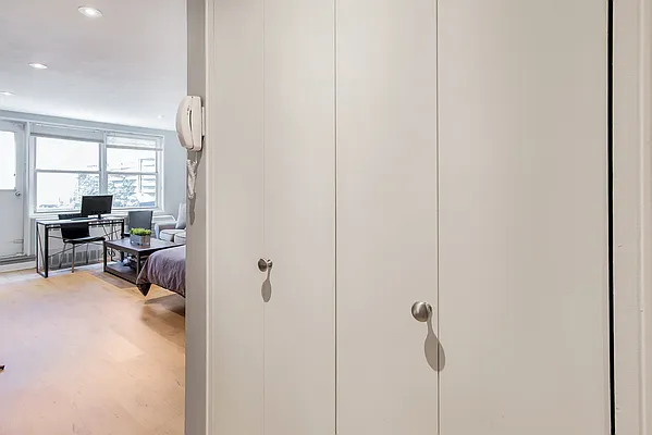 Sold by Daniel Gale Sotheby's International Realty | media 13