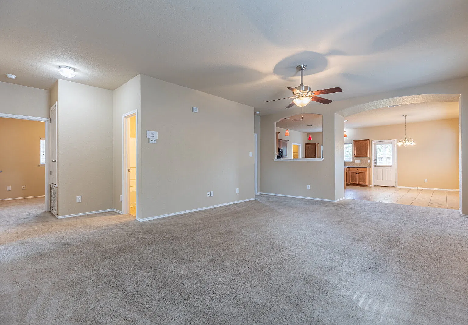 3 bed, 2.0 bath, 1572 sqft, $1,700 — Photo 3