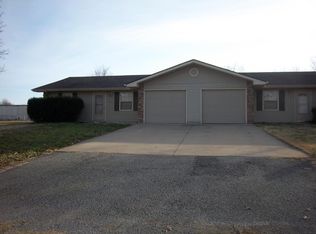 610 E McKinley St, Herrin, IL 62948