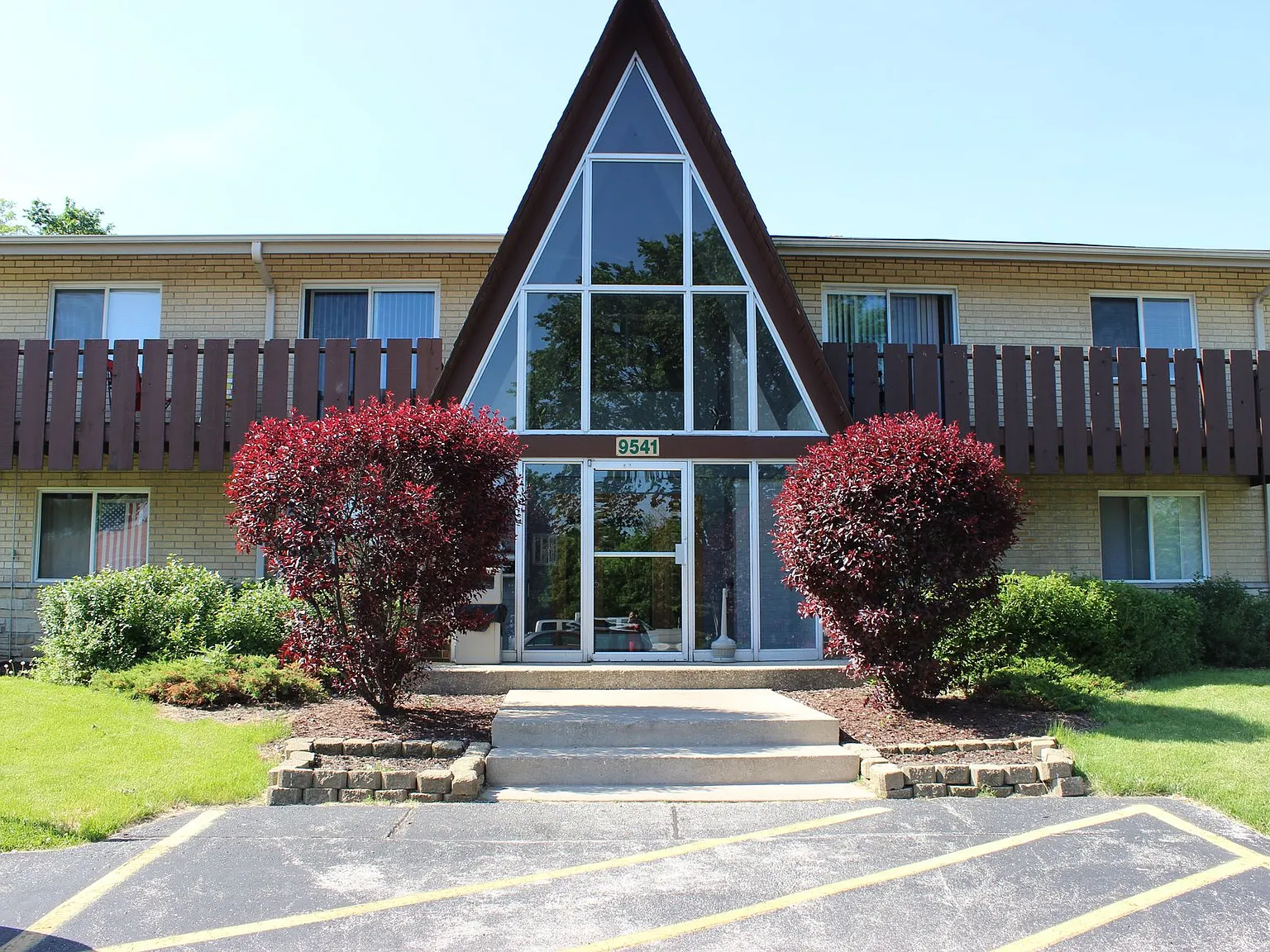 Forest Green Apartments — Photo 3