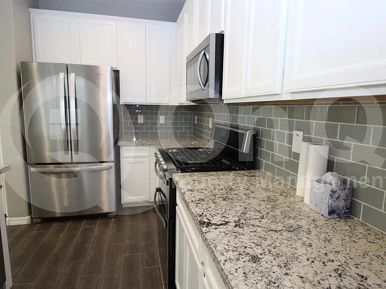 17222 N 9th Pl — Photo 3