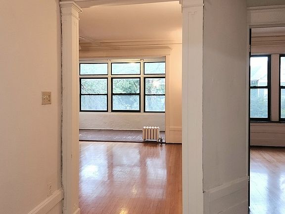 4th image of 5600 S Dorchester Ave #2