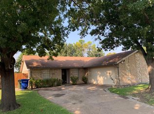 2717 Elk Grove Rd, Carrollton, TX 75007
