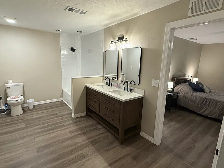 102 Shore Dr E — Photo 8