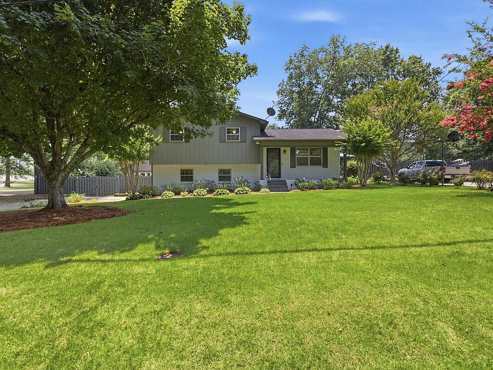 1st image of 916 Graham Ln