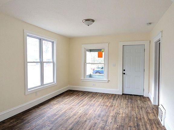 2nd image of 3334 Mona St